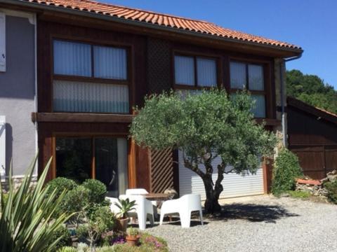Bed and Breakfast Loft Atypique Villeneuve-de-Riviere Экстерьер фото