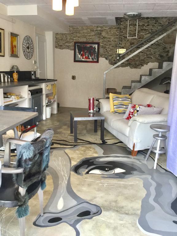 Bed and Breakfast Loft Atypique Villeneuve-de-Riviere Экстерьер фото