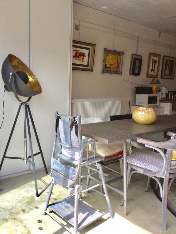 Bed and Breakfast Loft Atypique Villeneuve-de-Riviere Экстерьер фото
