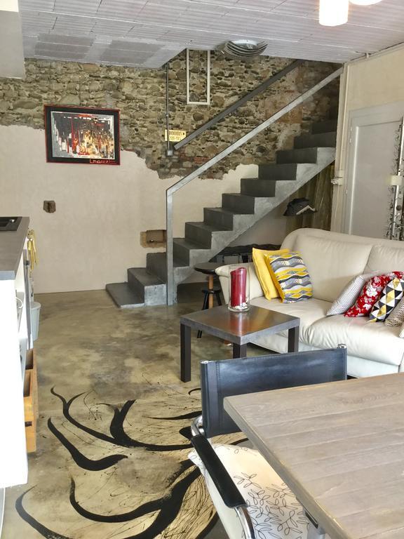 Bed and Breakfast Loft Atypique Villeneuve-de-Riviere Экстерьер фото